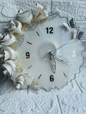 SILVER SERENITY: RESIN 3D FLOWER WALL CLOCK & BUTTERFLIES