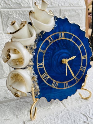 ROYAL BLUE SERENITY: WHITE 3d FLOWERS TABLE CLOCK WITH STAND — gallery