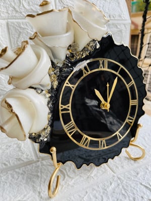 LUNAR BLOOM: BLACK & WHITE 3D FLOWER TABLE CLOCK WITH STAND — gallery