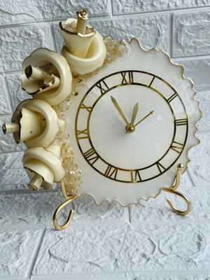 GOLDEN BLOSSOM: 3D FLOWER TABLE CLOCK WITH STAND