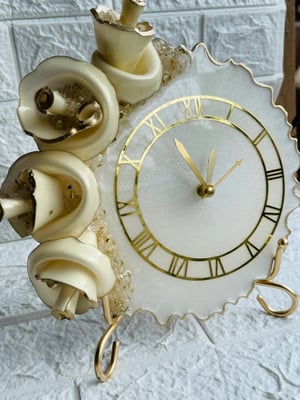 GOLDEN BLOSSOM: 3D FLOWER TABLE CLOCK WITH STAND — gallery